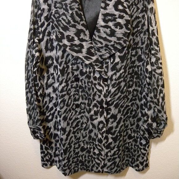 Fleurs By Elegant Additions Leopard Print Blazer Size: S - Picture 2 of 15